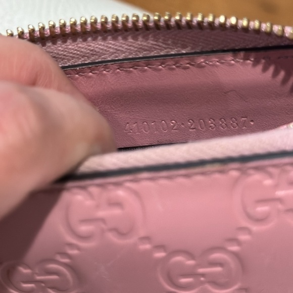 Authentic LEATHER GUCCI PINK WALLET! - Picture 14 of 17